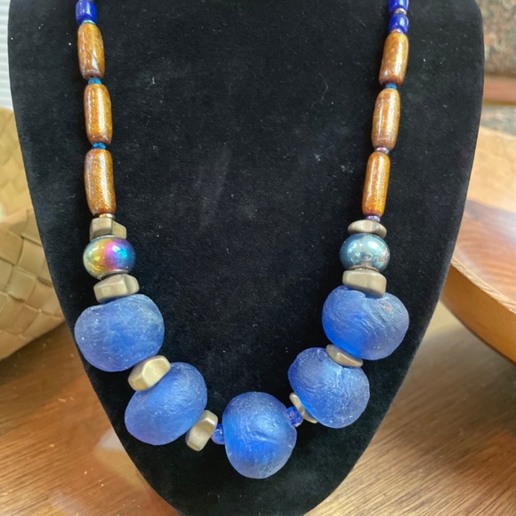 Very interesting blue African glass beaded necklace with glazed glass beads - Picture 2 of 8